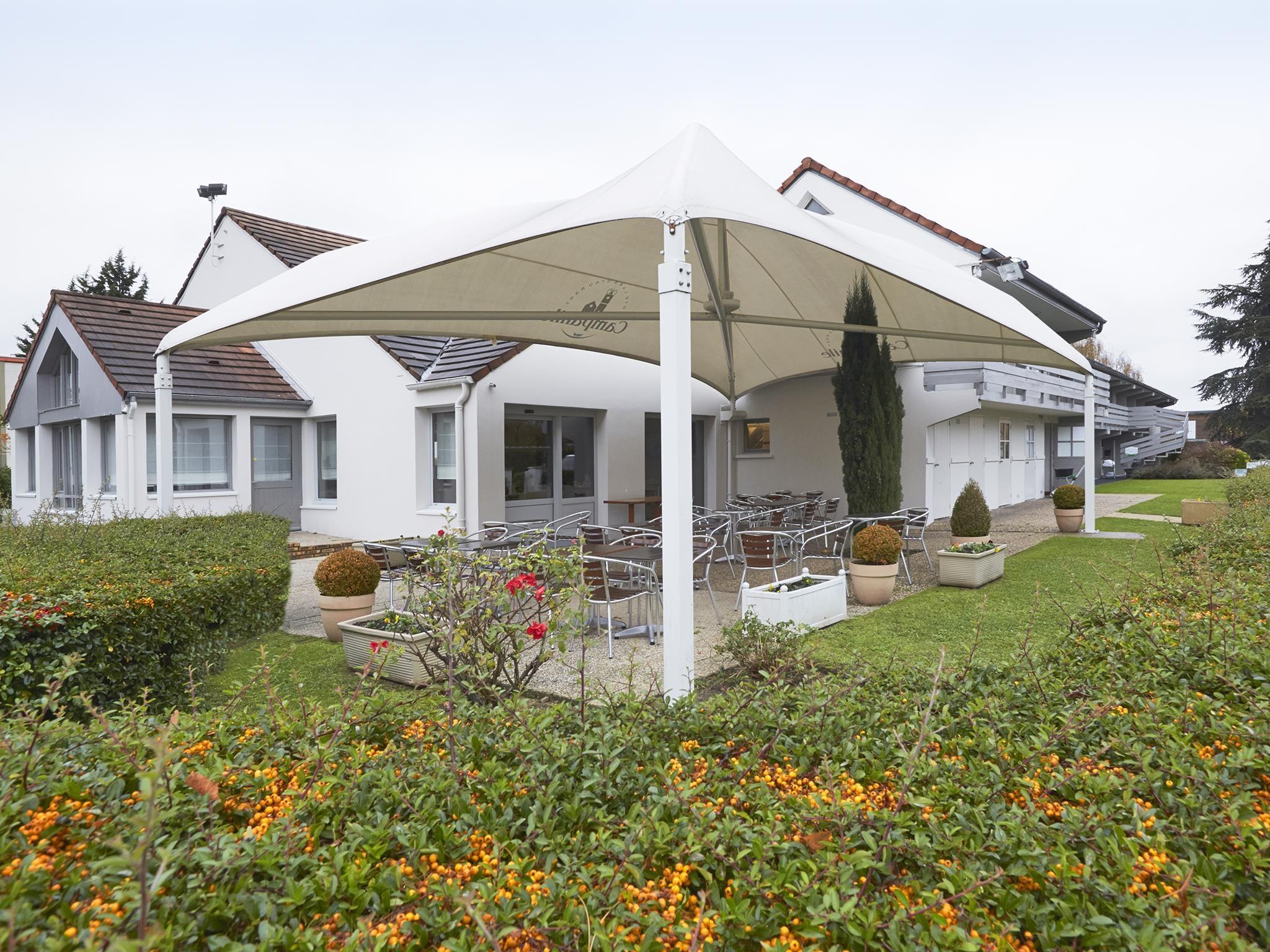 Campanile Montesson - Le Vesinet Hotel Exterior photo